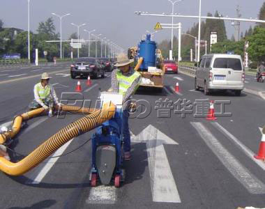 公路道路標(biāo)線清理拋丸機，馬路標(biāo)線打毛除銹清理方案—青島普華重工